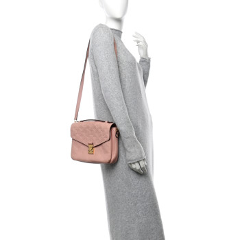 LOUIS VUITTON Empreinte Pochette Metis Rose Poudre LOUIS VUITTON Empreinte Pochette Metis Rose Poudre