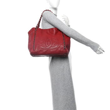 CHANEL Calfskin Modern Chain Tote Red CHANEL Calfskin Modern Chain Tote Red