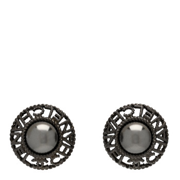 CHANEL Pearl CC Round Earrings Ruthenium Dark Grey CHANEL Pearl CC Round Earrings Ruthenium Dark Grey
