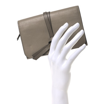 CHLOE Smooth Calfskin Alphabet "R" Compact Wallet Motty Grey CHLOE Smooth Calfskin Alphabet "R" Compact Wallet Motty Grey