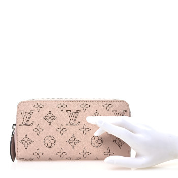 LOUIS VUITTON Mahina Zippy Wallet Magnolia LOUIS VUITTON Mahina Zippy Wallet Magnolia