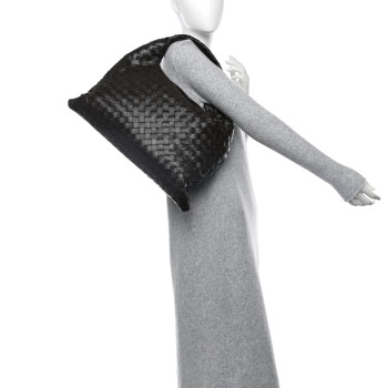 BOTTEGA VENETA Calfskin Intrecciato Small Hop Fondant BOTTEGA VENETA Calfskin Intrecciato Small Hop Fondant