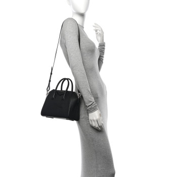 GIVENCHY Sugar Goatskin Mini Antigona Black GIVENCHY Sugar Goatskin Mini Antigona Black