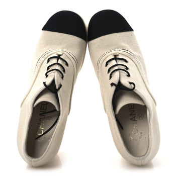CHANEL Canvas Lace Up Oxford Pumps 38 White Black CHANEL Canvas Lace Up Oxford Pumps 38 White Black
