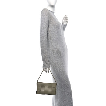 BOTTEGA VENETA Calfskin Maxi Intrecciato Cassette Pouch On Strap Travertine BOTTEGA VENETA Calfskin Maxi Intrecciato Cassette Pouch On Strap Travertine