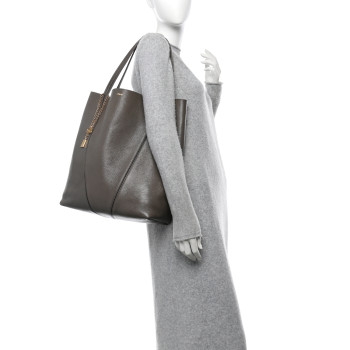 CHLOE Grained Calfskin Large Spin Tote Flannel Grey CHLOE Grained Calfskin Large Spin Tote Flannel Grey