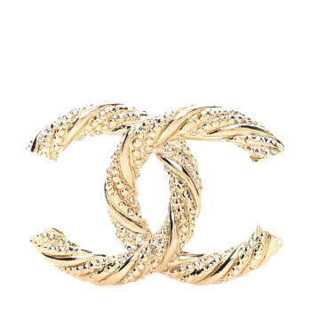 CHANEL Twisted CC Brooch Light Gold CHANEL Twisted CC Brooch Light Gold
