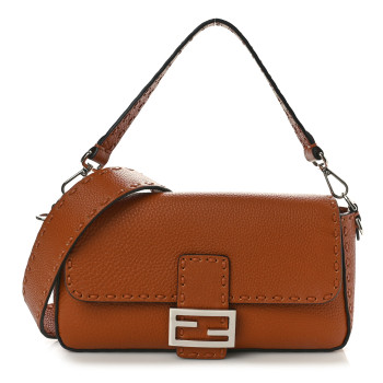 FENDI Cuoio Roma Sellerissima Nappa Sintetica Tape Stitch Baguette Brandy FENDI Cuoio Roma Sellerissima Nappa Sintetica Tape Stitch Baguette Brandy