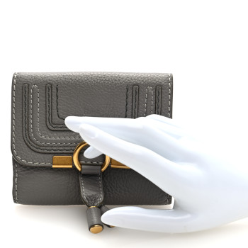 CHLOE Grained Calfskin Marcie Square Wallet Cashmere Grey CHLOE Grained Calfskin Marcie Square Wallet Cashmere Grey
