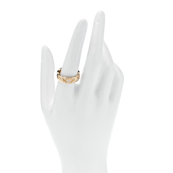 CHANEL 18K Yellow Gold Diamond Small Coco Crush Ring 58 8.5 CHANEL 18K Yellow Gold Diamond Small Coco Crush Ring 58 8.5