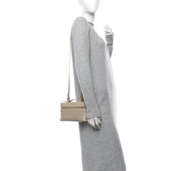 BOTTEGA VENETA Calfskin Intrecciato Bang Bang Vanity Case Ecru BOTTEGA VENETA Calfskin Intrecciato Bang Bang Vanity Case Ecru