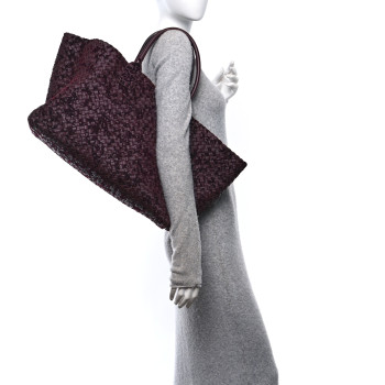 BOTTEGA VENETA Nappa Velours Intrecciato Large Cabat Bordeaux BOTTEGA VENETA Nappa Velours Intrecciato Large Cabat Bordeaux