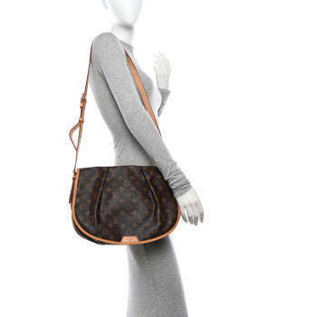 LOUIS VUITTON Monogram Menilmontant MM LOUIS VUITTON Monogram Menilmontant MM