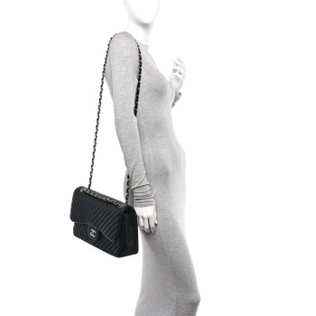 CHANEL Lambskin Chevron Quilted Jumbo Double Flap Black CHANEL Lambskin Chevron Quilted Jumbo Double Flap Black